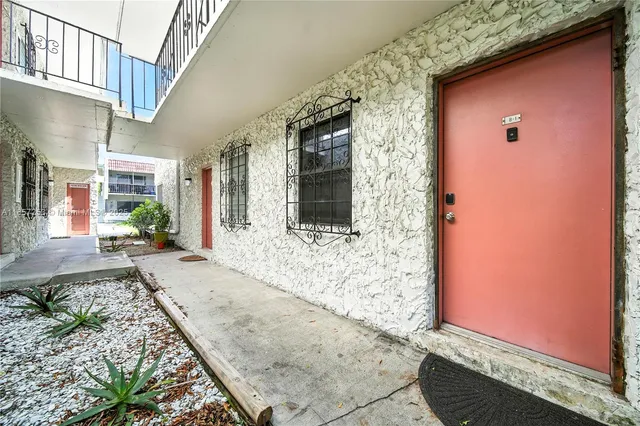$199,000 | 8701 Southwest 141st Street, Unit B1, Palmetto Bay, FL 33176
