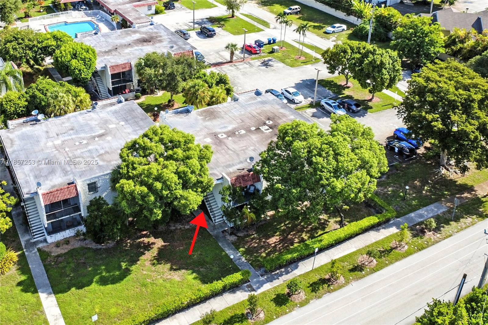 8701 Southwest 141st Street, Unit B1 Miami, FL 33176 - Photo 17 of 22 a picture of flowers