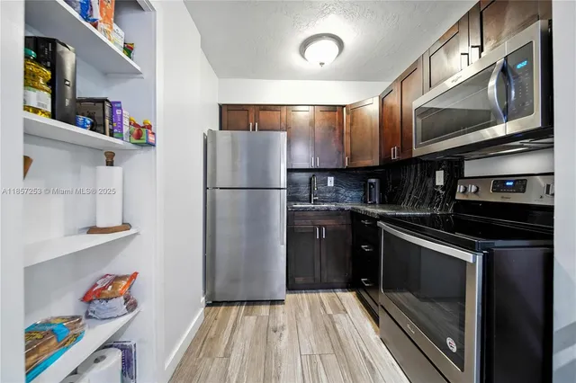 $199,000 | 8701 Southwest 141st Street, Unit B1, Palmetto Bay, FL 33176