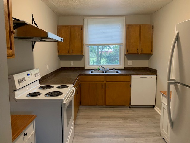 208 Cortner Mill Road Normandy, TN 37360 - Photo 4 of 9 a utility room with washer and dryer