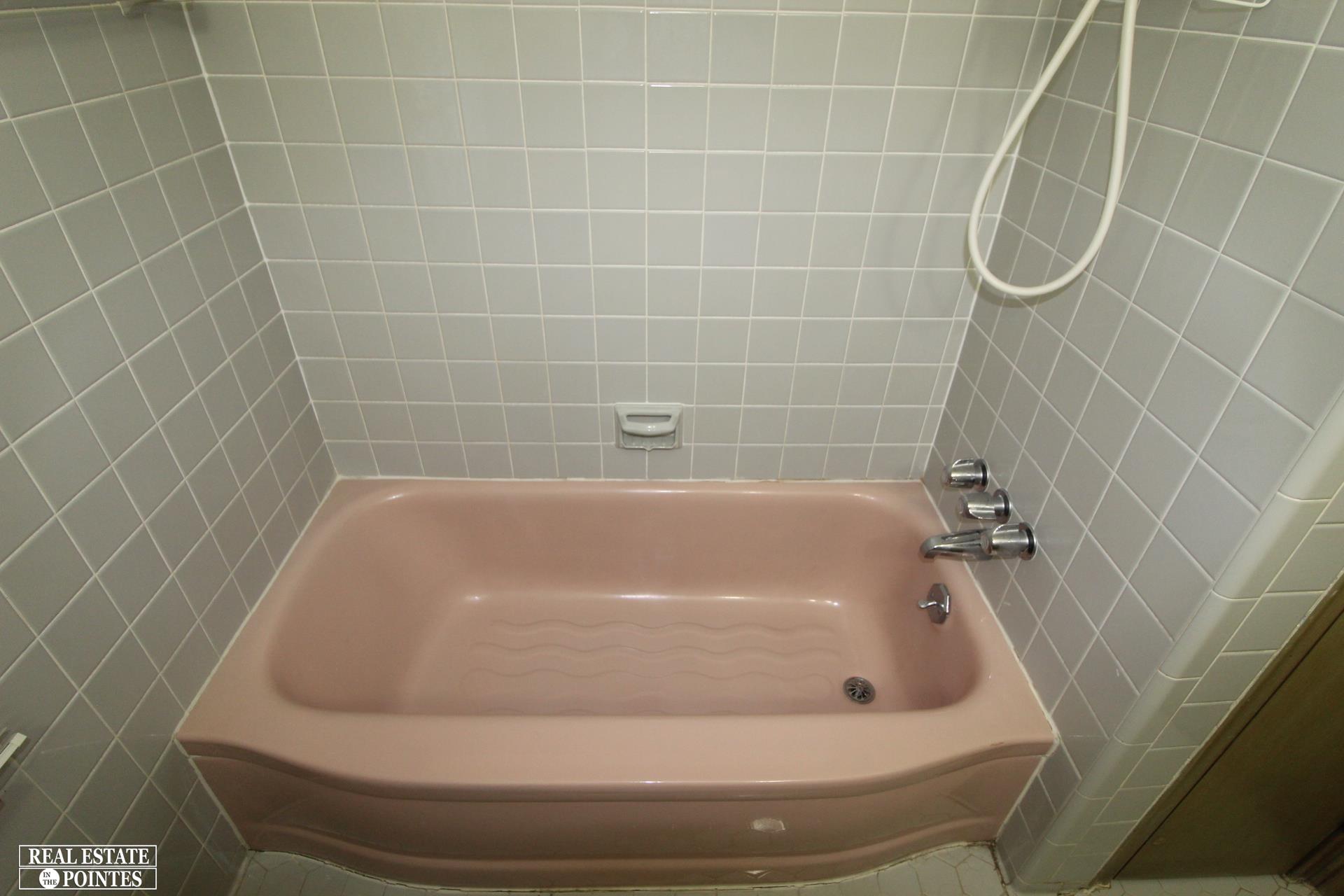 1320 Devonshire Road Grosse Pointe Park, MI 48230 - Photo 34 of 57