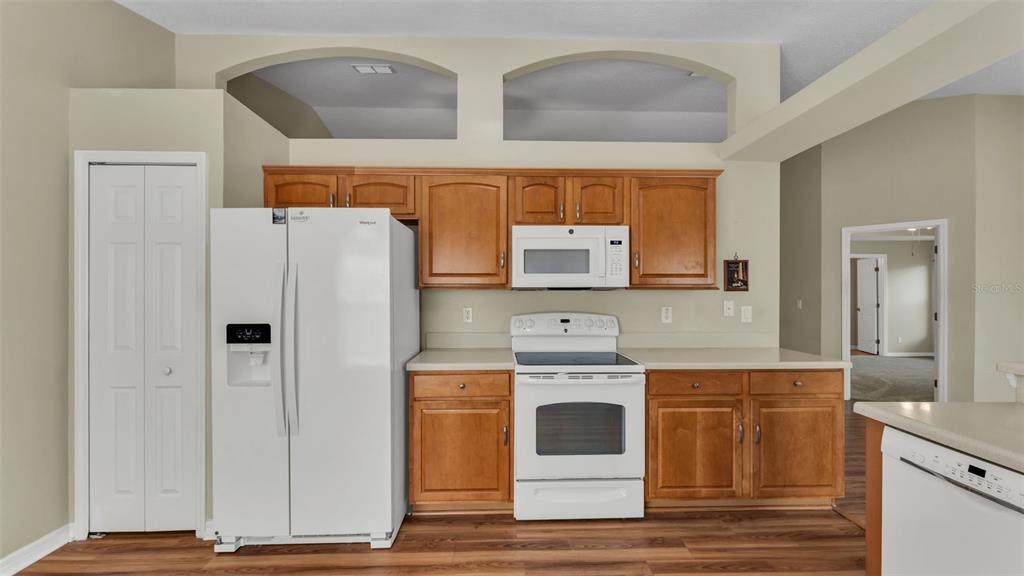 3588 Raleigh Drive Winter Haven, FL 33884 - Photo 16 of 40 a utility room with dryer and washer