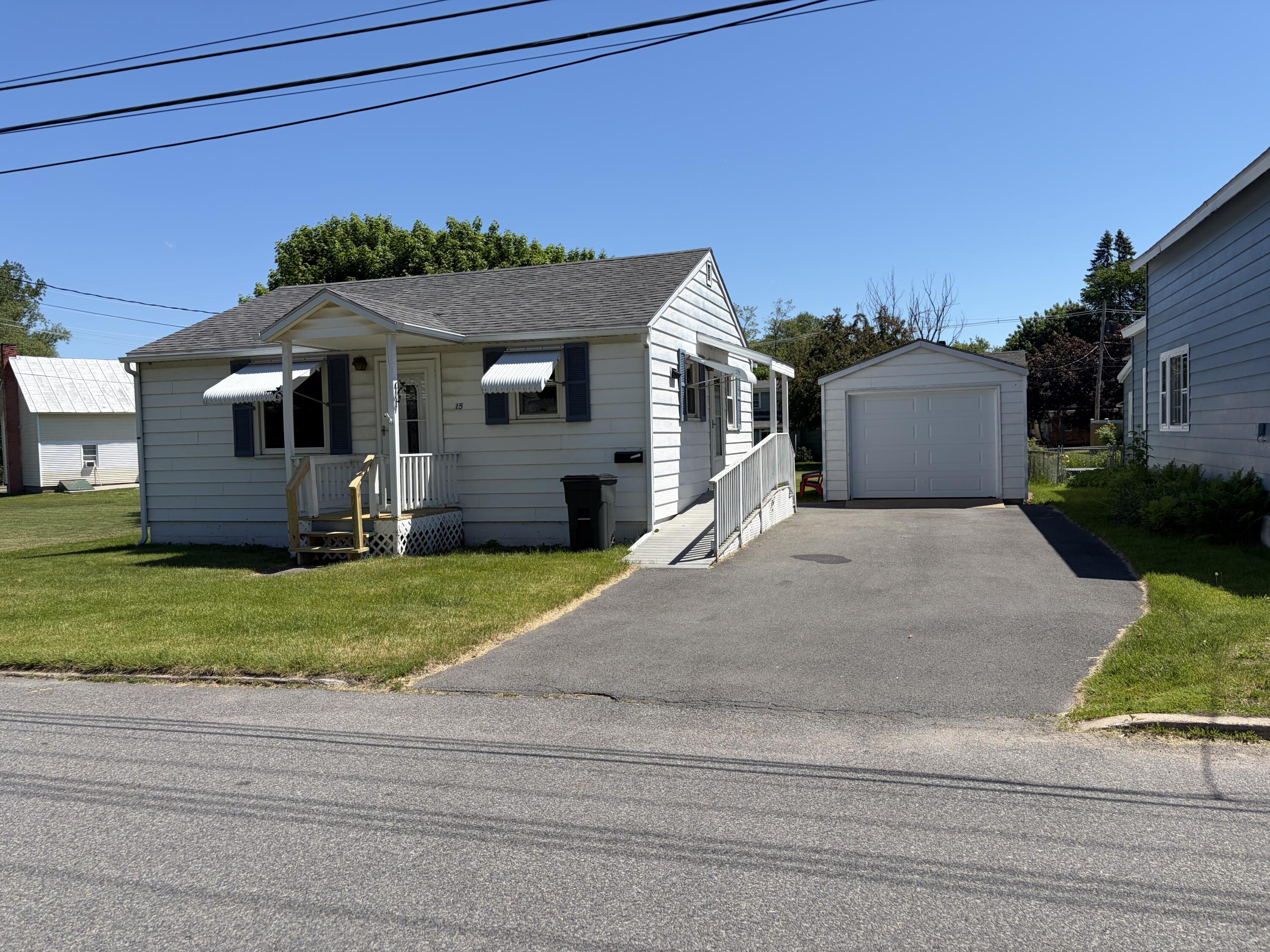 15 Standish Street Plattsburgh, NY 12901 - Photo 1 of 18