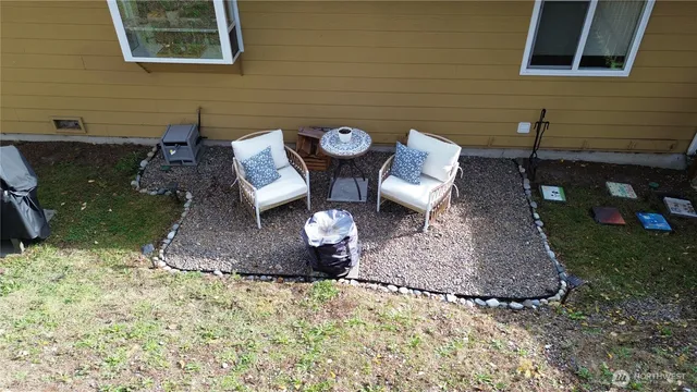 $315,000 | 685 Northwest Atalanta Way, Unit 1, Oak Harbor, WA 98277