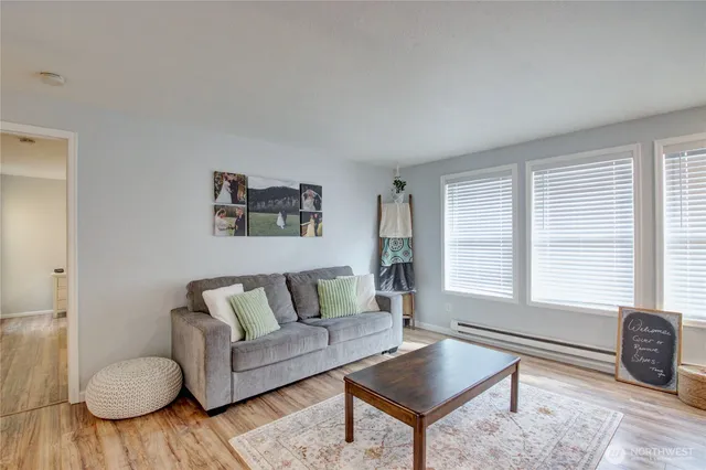 $315,000 | 685 Northwest Atalanta Way, Unit 1, Oak Harbor, WA 98277