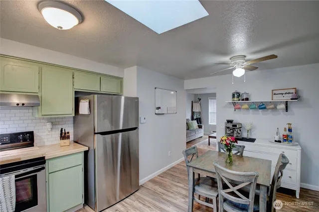 $315,000 | 685 Northwest Atalanta Way, Unit 1, Oak Harbor, WA 98277