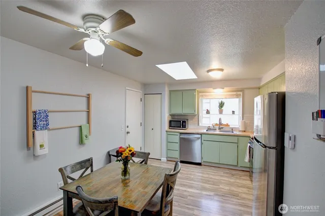 $315,000 | 685 Northwest Atalanta Way, Unit 1, Oak Harbor, WA 98277