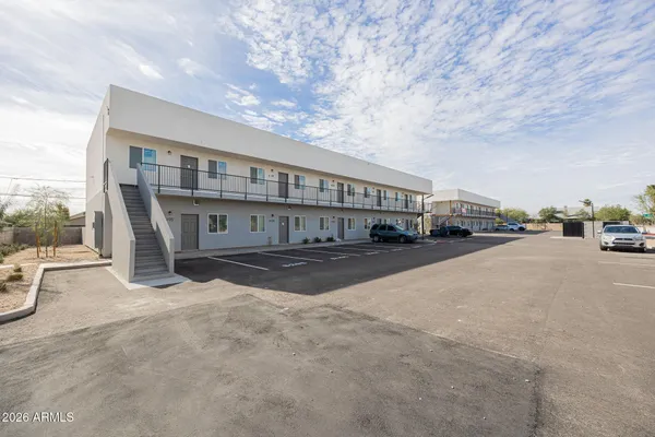 $1,195 | 2121 West Adams Street, Unit B202, Phoenix, AZ 85009