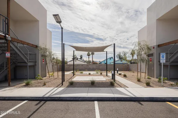 $1,295 | 2121 West Adams Street, Unit B202, Phoenix, AZ 85009