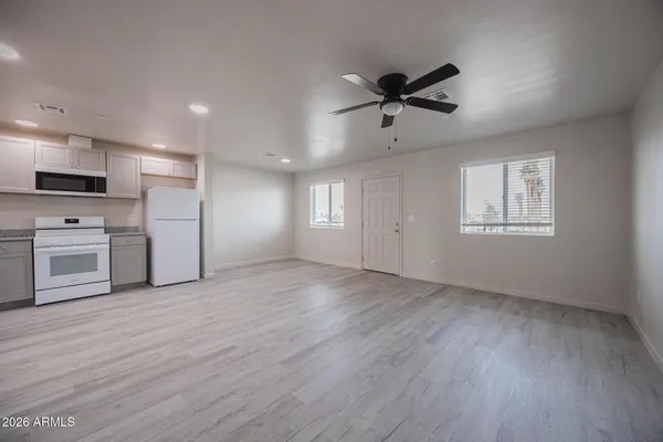 $1,295 | 2121 West Adams Street, Unit B202, Phoenix, AZ 85009