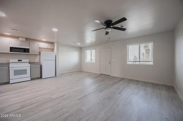 $1,295 | 2121 West Adams Street, Unit B202, Phoenix, AZ 85009