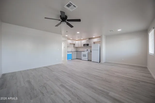 $1,295 | 2121 West Adams Street, Unit B202, Phoenix, AZ 85009