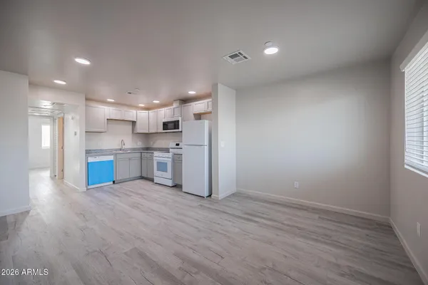 $1,295 | 2121 West Adams Street, Unit B202, Phoenix, AZ 85009