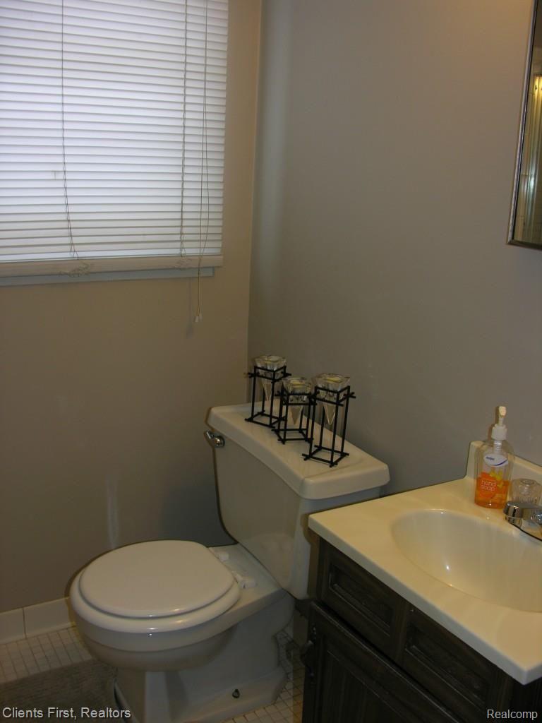 7615 Kingsbridge Road Canton, MI 48187 - Photo 42 of 49 Kingsbridge 030.jpg