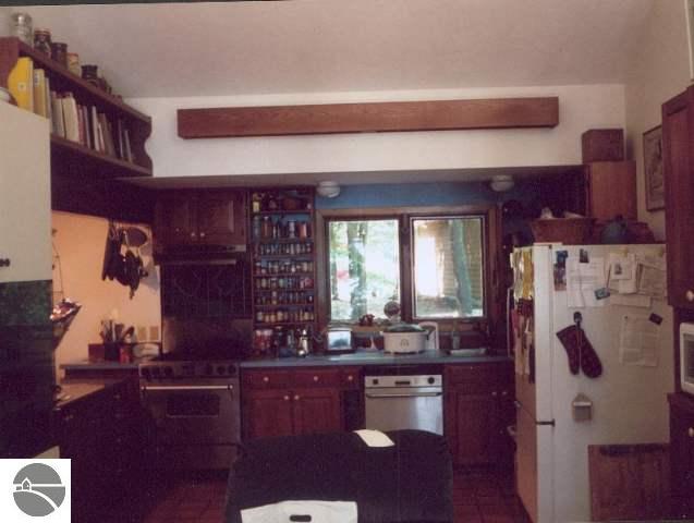 5320 Omena Point Road Omena, MI 49674 - Photo 3 of 9 1673201-2.JPG