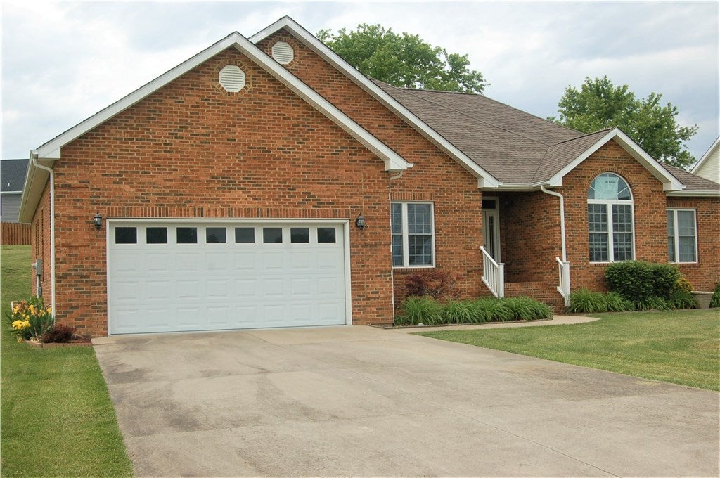 32518 Spring Crest Drive Glade Spring, VA 24340 - Photo 2 of 20 Gallery Image 2