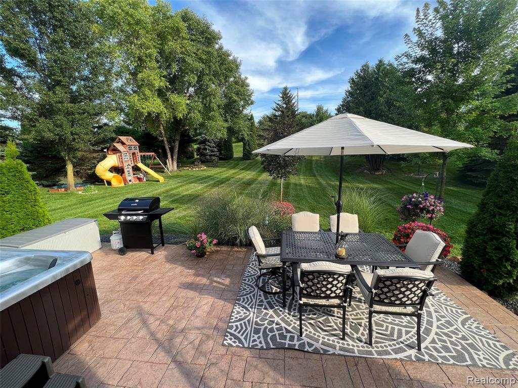 9095 Rotondo Drive Howell, MI 48855 - Photo 5 of 30