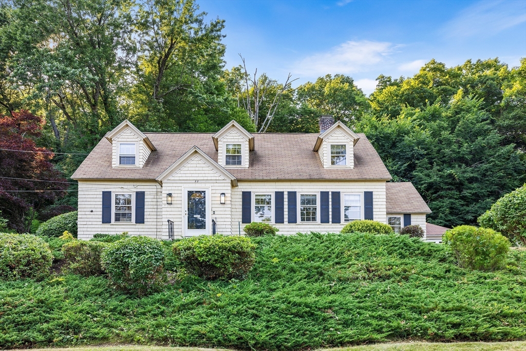 52 Flagg Street Worcester, MA 01602 - Photo 1 of 22 Gallery Image 1