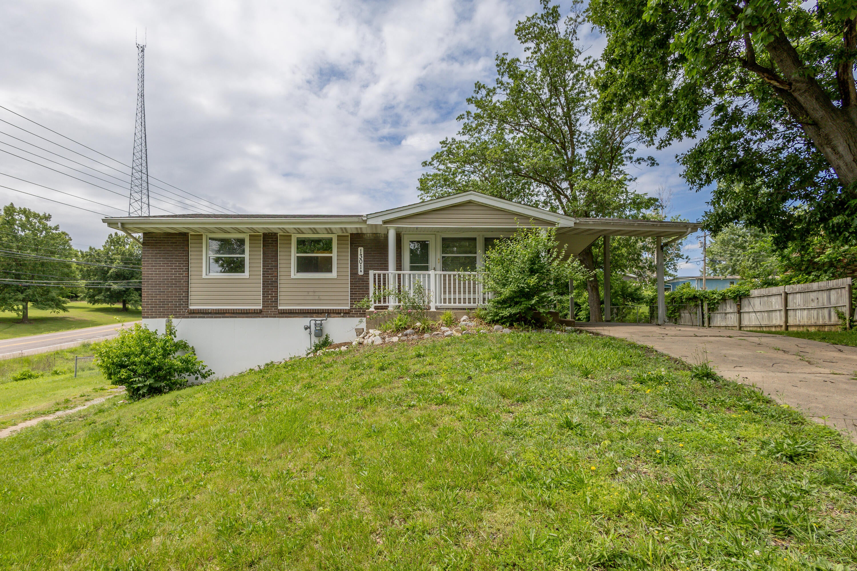 1301 Dawn Ridge Road Columbia, MO 65202 - Photo 1 of 30 Gallery Image 1