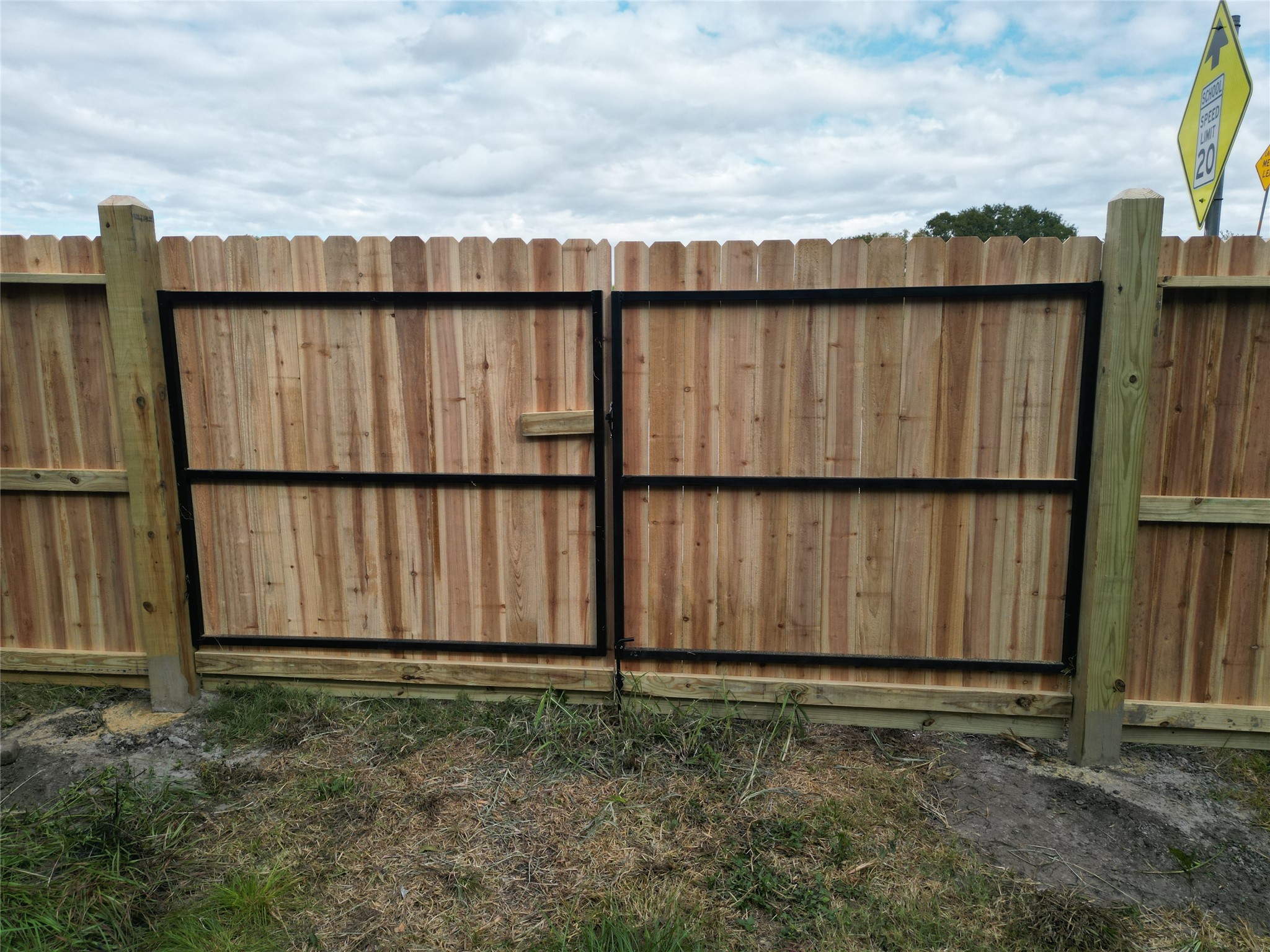 0 Leffingwell Street Houston, TX 77026 - Photo 10 of 11 a view of a fence