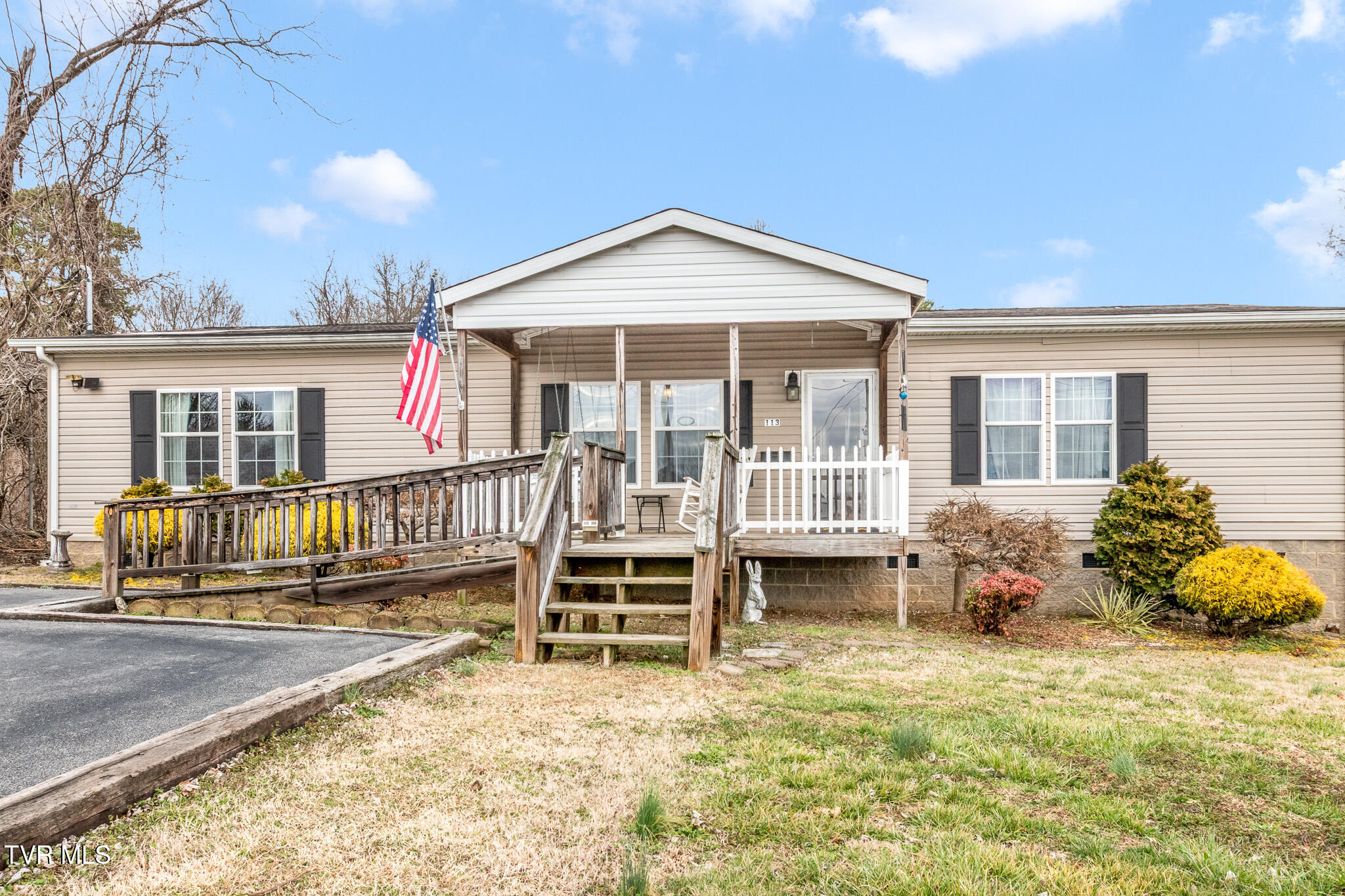 113 Pinecrest Road Kingsport, TN 37660 - Photo 1 of 29 IMG_2383