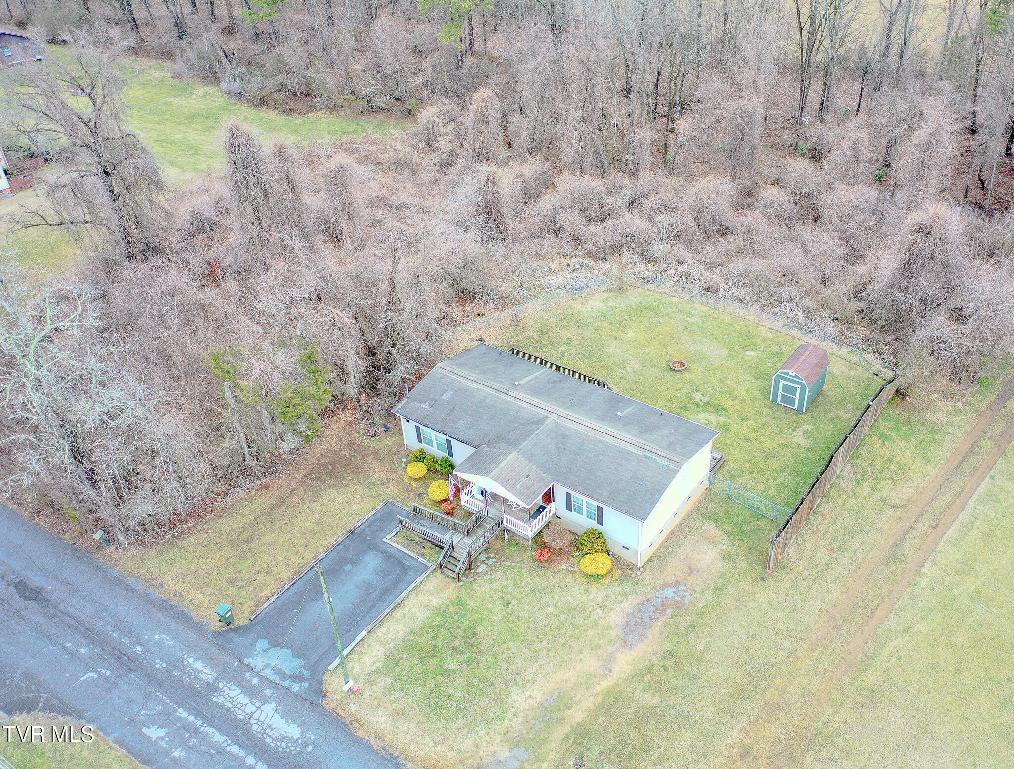 113 Pinecrest Road Kingsport, TN 37660 - Photo 3 of 29 DJI_0571