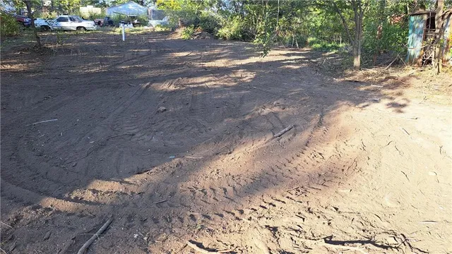 $8,000 | 306 West 5th Street, Longton, KS 67352