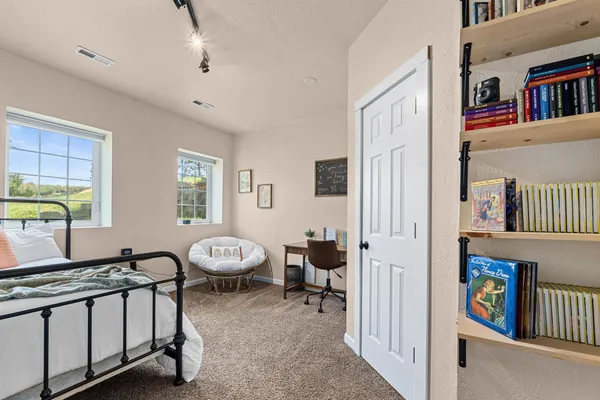 $999,500 | 12101 East Randall Road, Mead, WA 99021