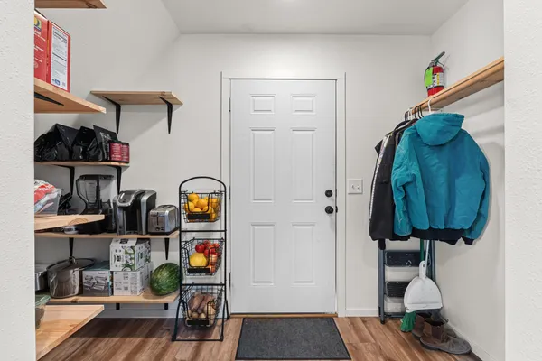 $999,500 | 12101 East Randall Road, Mead, WA 99021
