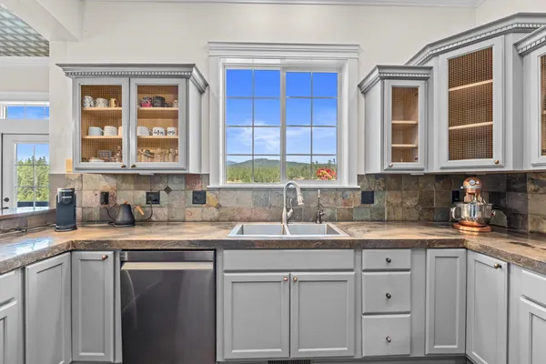 $999,500 | 12101 East Randall Road, Mead, WA 99021