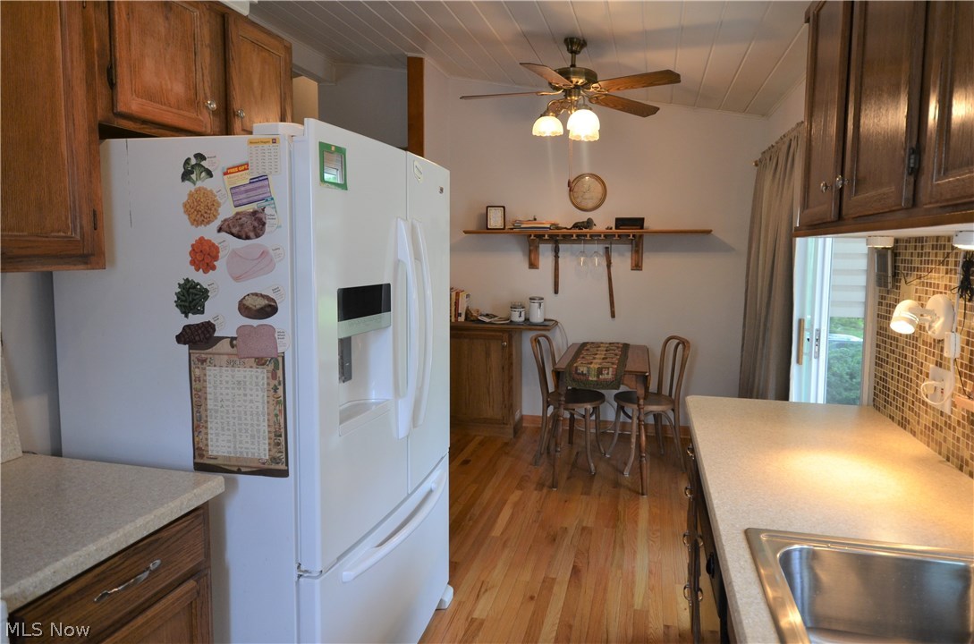 338 Guilford Road Vermilion, OH 44089 - Photo 8 of 32