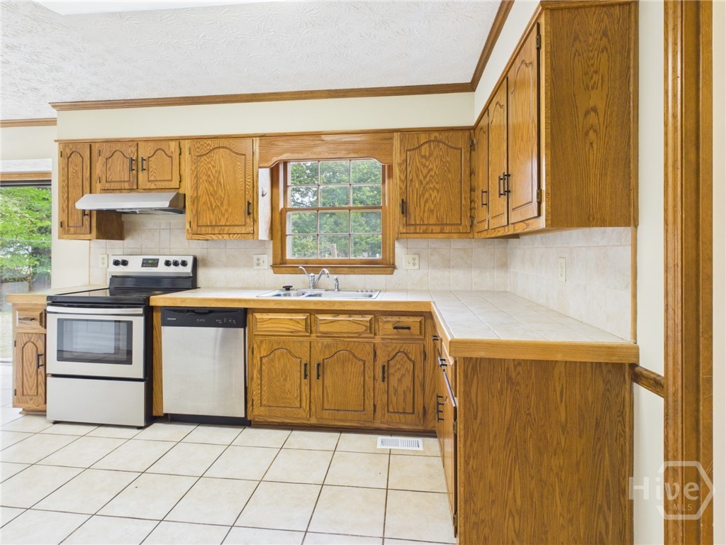 1145 Fieldstone Road Watkinsville, GA 30677 - Photo 4 of 23