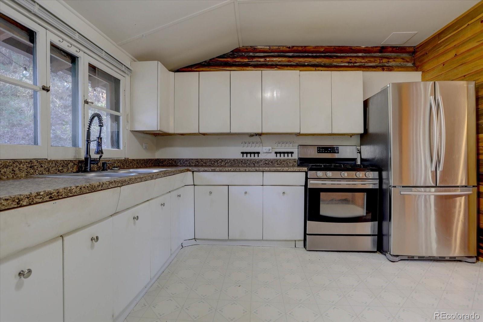 15827 Old Stagecoach Road Pine, CO 80470 - Photo 11 of 34