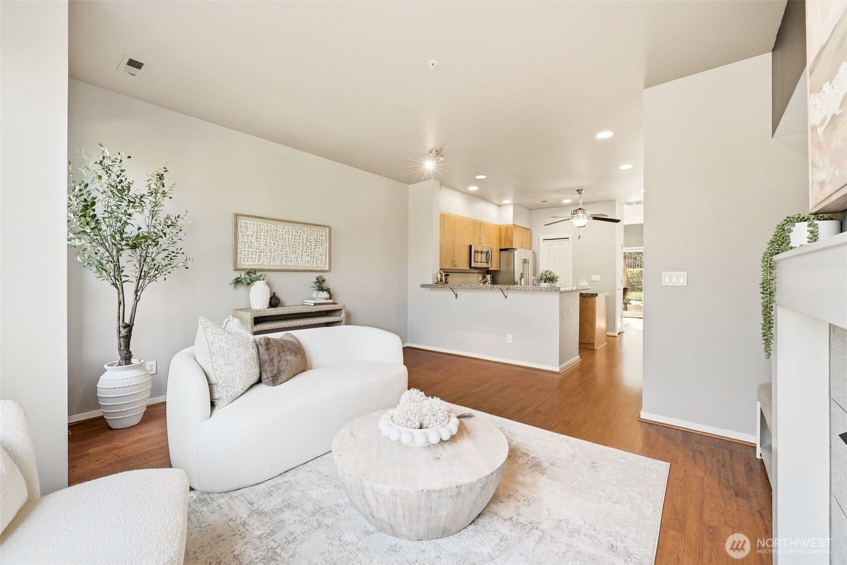 129 Cougar Ridge Road Northwest, Unit 1404 Issaquah, WA 98027 - Photo 12 of 27 Gallery Image 12