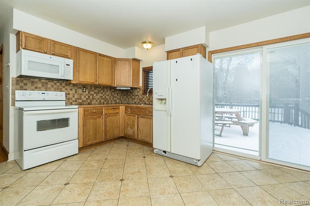 1800 Gravel Ridge Drive Rochester Hills, MI 48307 - Photo 3 of 22