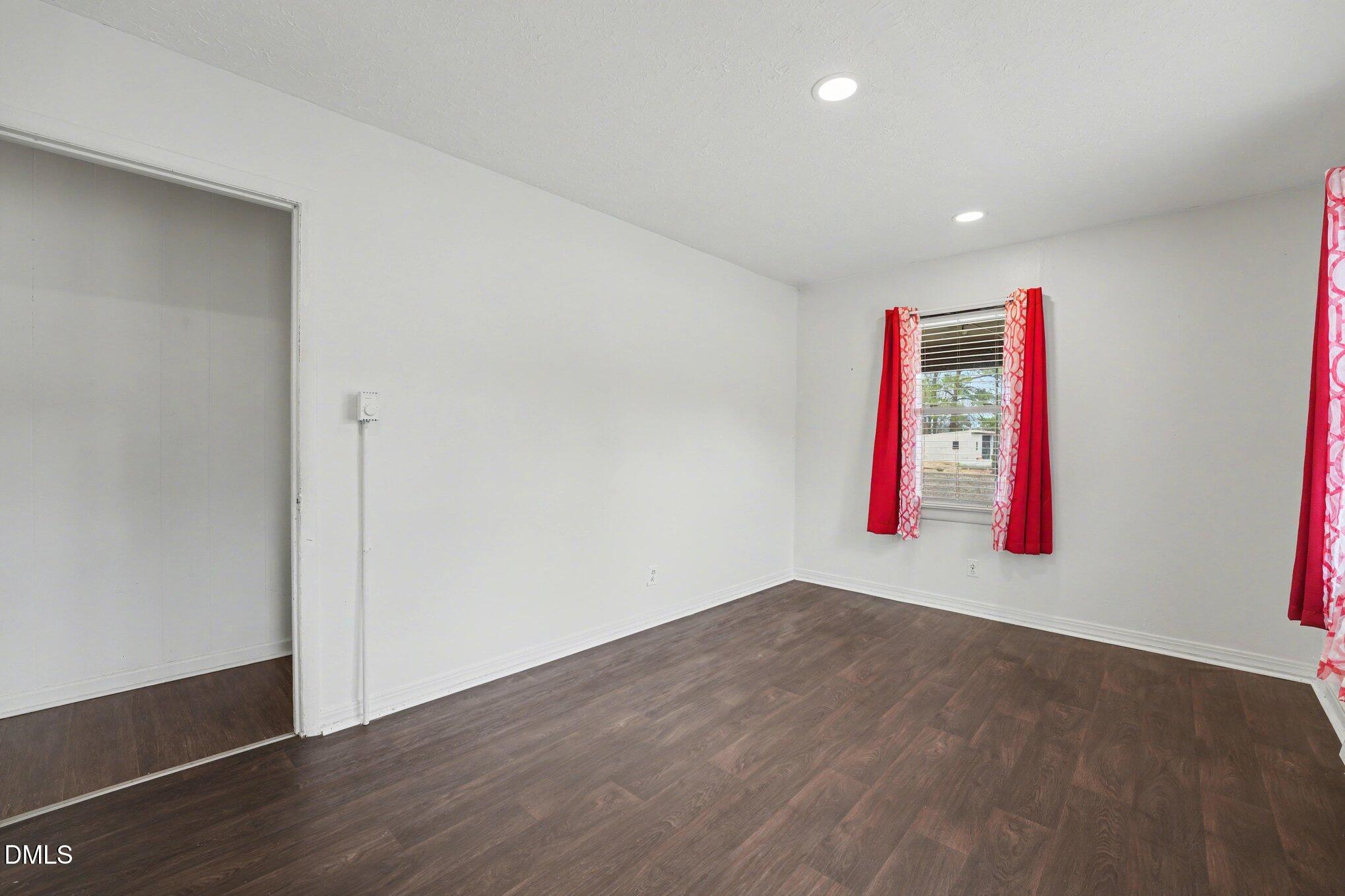 170 Flowers Road Mount Olive, NC 28365 - Photo 5 of 19 001_file_9410