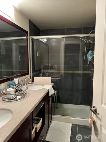 $2,800 | 145 Ferncliff Avenue Northeast, Unit D135, Bainbridge Island, WA 98110