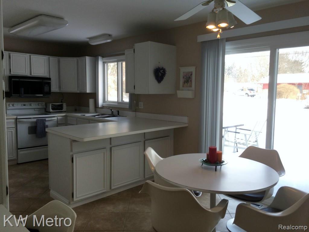 225 West Maryknoll Road Rochester Hills, MI 48309 - Photo 6 of 32