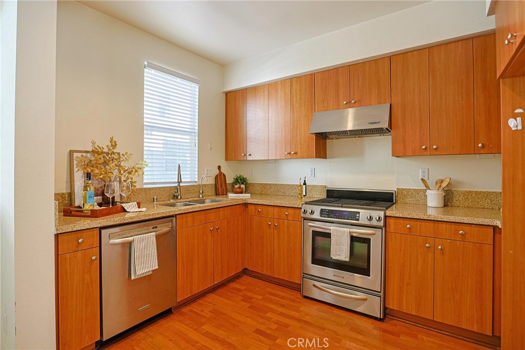 347 East Memory Lane Santa Ana, CA 92705 - Photo 22 of 70