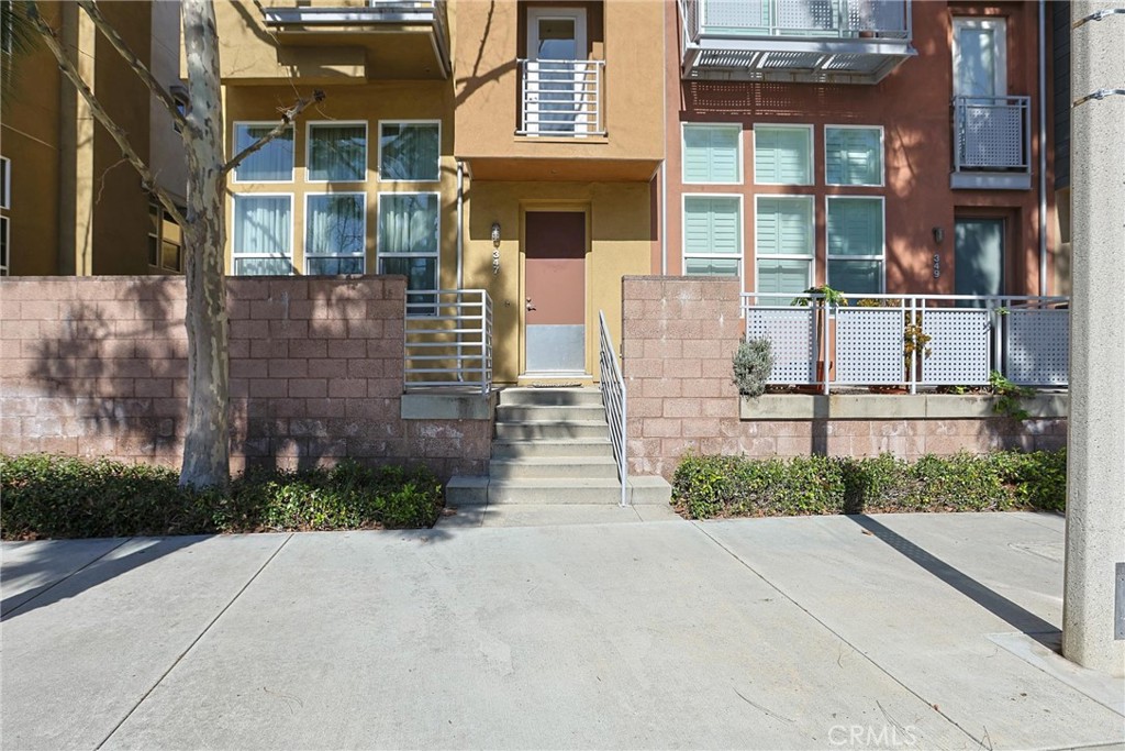 347 East Memory Lane Santa Ana, CA 92705 - Photo 6 of 70