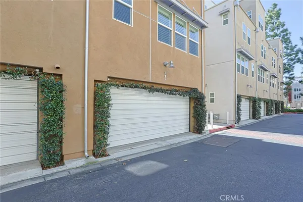 $885,000 | 347 East Memory Lane, Santa Ana, CA 92705