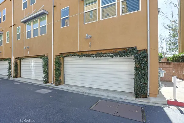 $885,000 | 347 East Memory Lane, Santa Ana, CA 92705