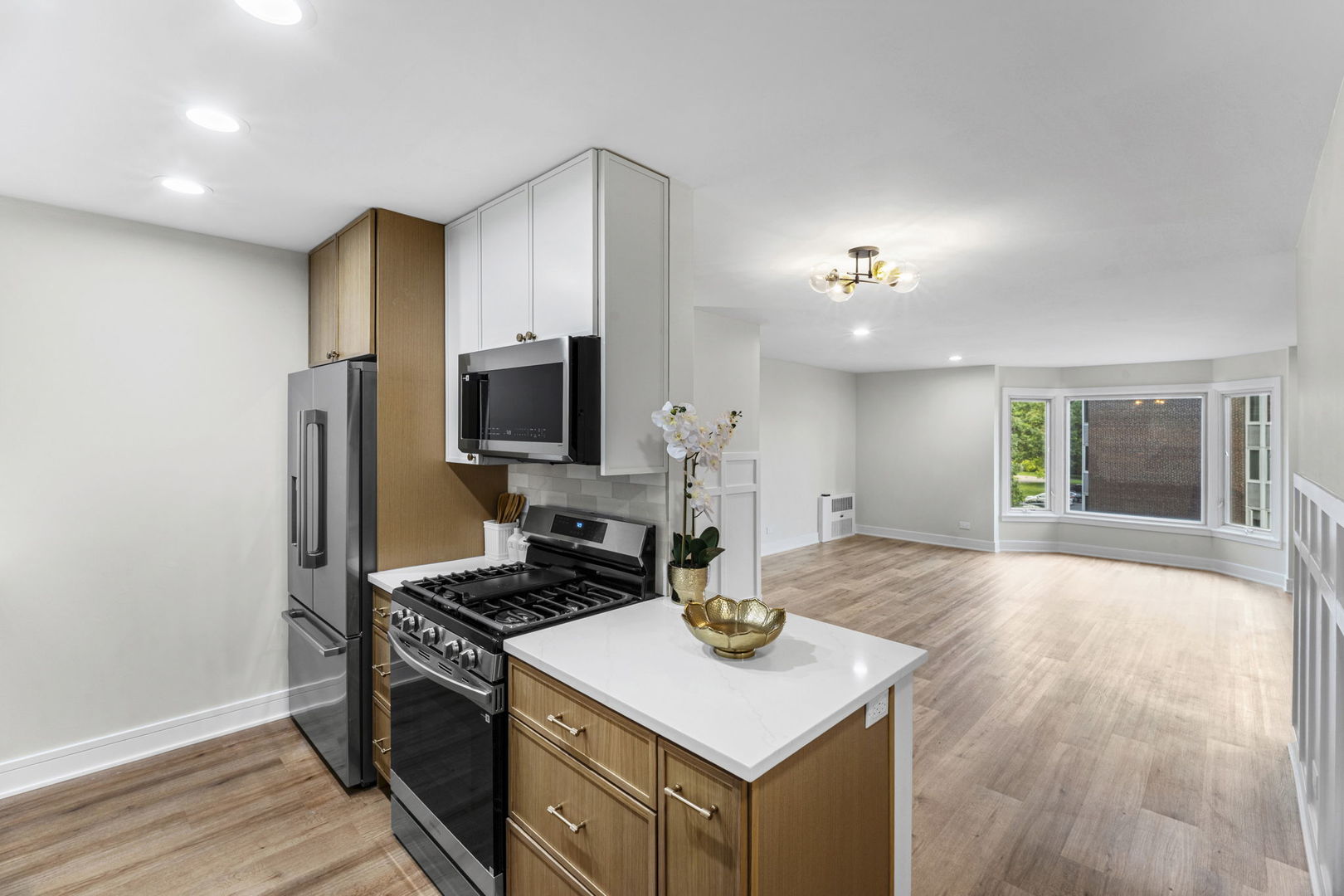 2400 Archbury Lane, Unit 2E Park Ridge, IL 60068 - Photo 4 of 18
