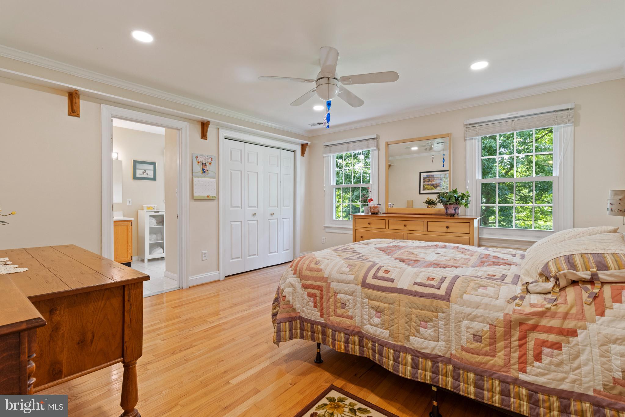 23703 Woodfield Road Gaithersburg, MD 20882 - Photo 23 of 97 Second suite side #2