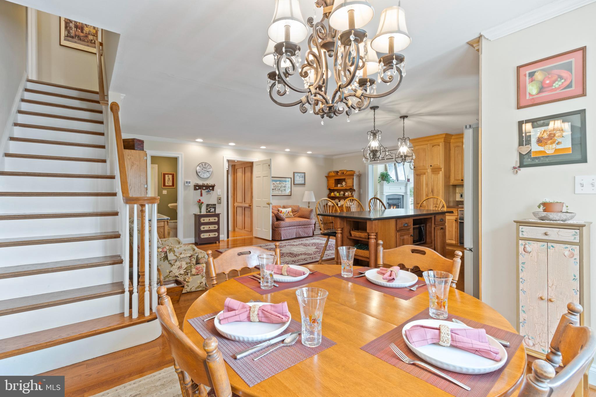 23703 Woodfield Road Gaithersburg, MD 20882 - Photo 24 of 97 Dining side #2