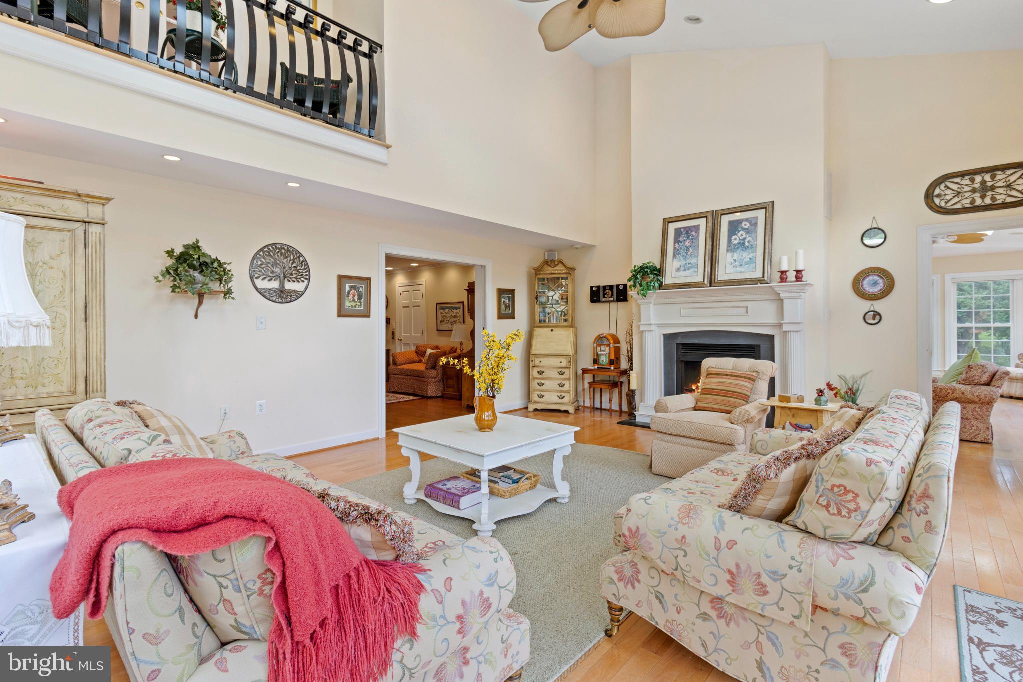 23703 Woodfield Road Gaithersburg, MD 20882 - Photo 27 of 97 Two level great room side #2