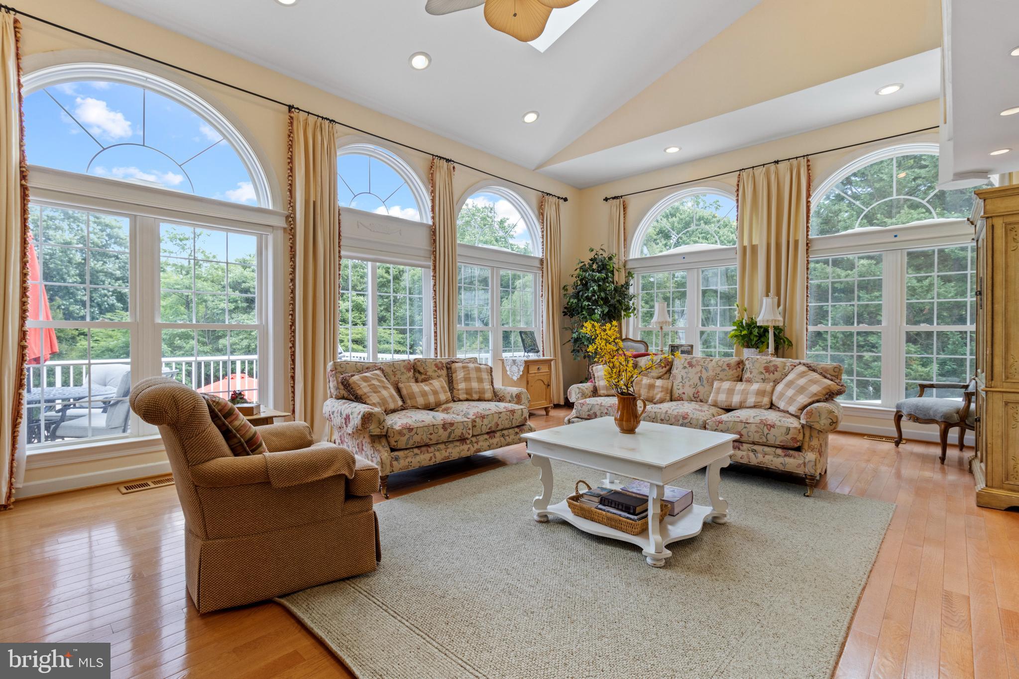 23703 Woodfield Road Gaithersburg, MD 20882 - Photo 28 of 97 Great room with catherdral ceilings on side #2