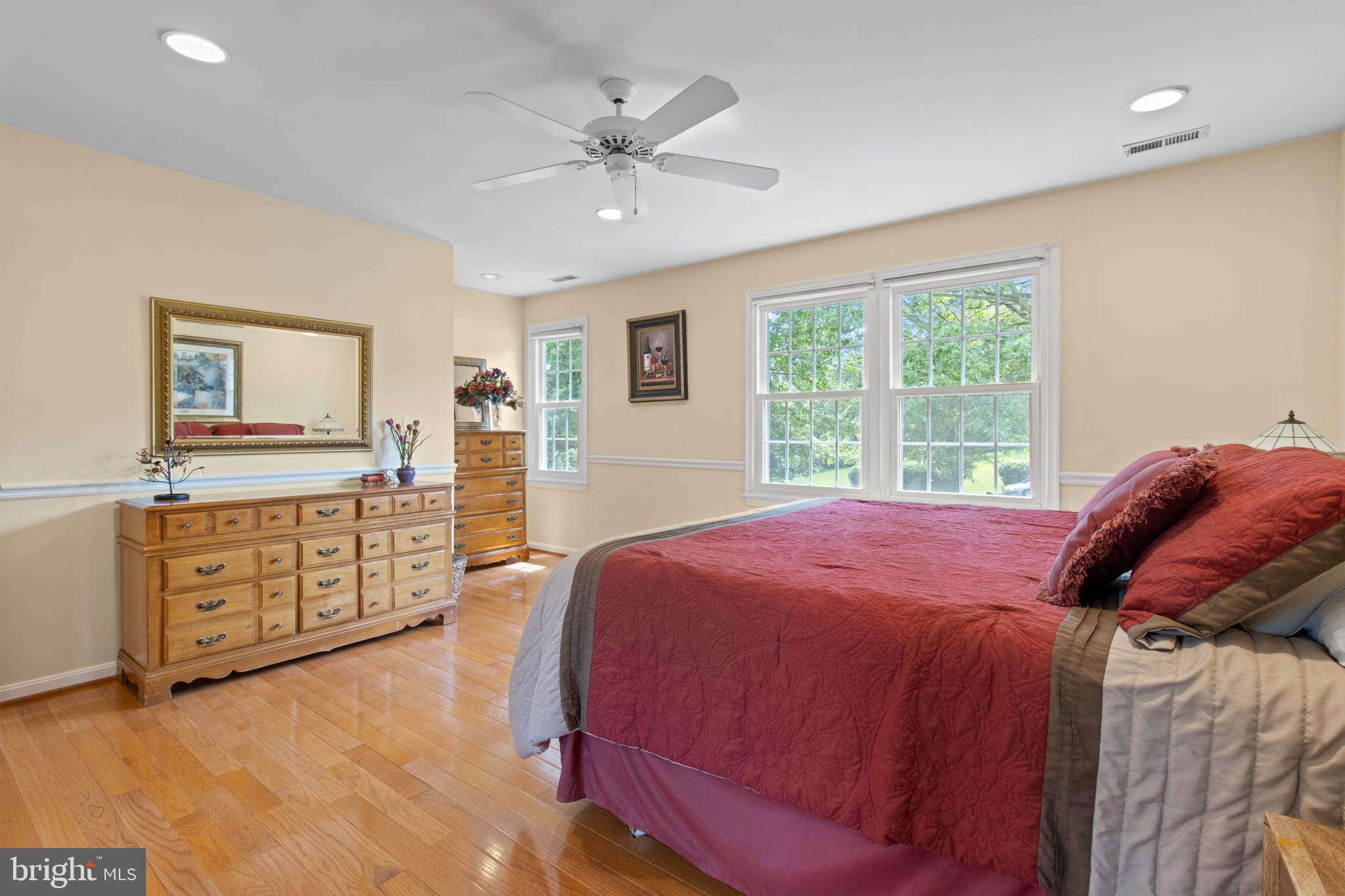 23703 Woodfield Road Gaithersburg, MD 20882 - Photo 39 of 97 Primary side #1