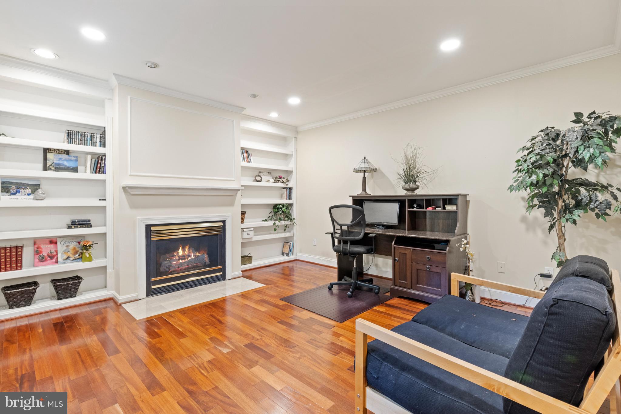 23703 Woodfield Road Gaithersburg, MD 20882 - Photo 40 of 97 Office/Study Side #1