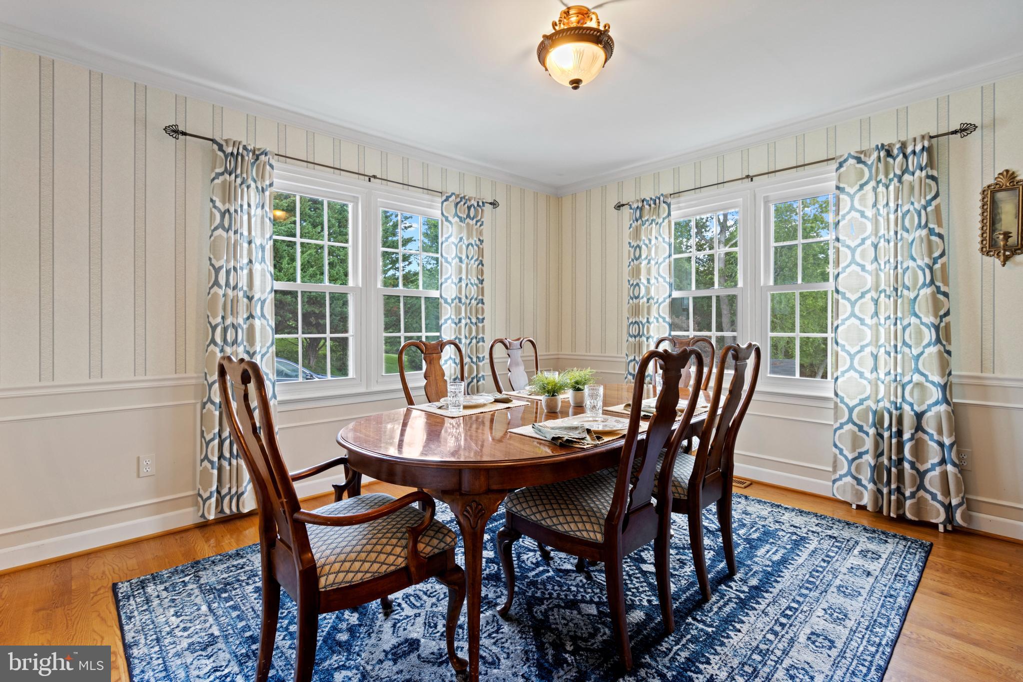 23703 Woodfield Road Gaithersburg, MD 20882 - Photo 50 of 97 Dining room side #1